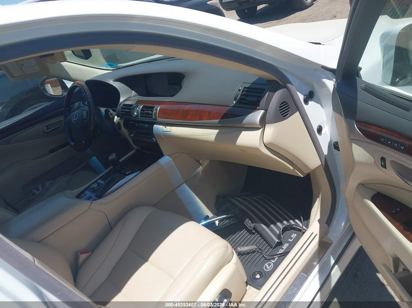 2015 Lexus Ls VIN JTHCL5EF9F5024810 IAAI salvage auction — FRONT END, Salvage (New Hampshire), sold $4,900 on 2026-08-02 (photo 5)