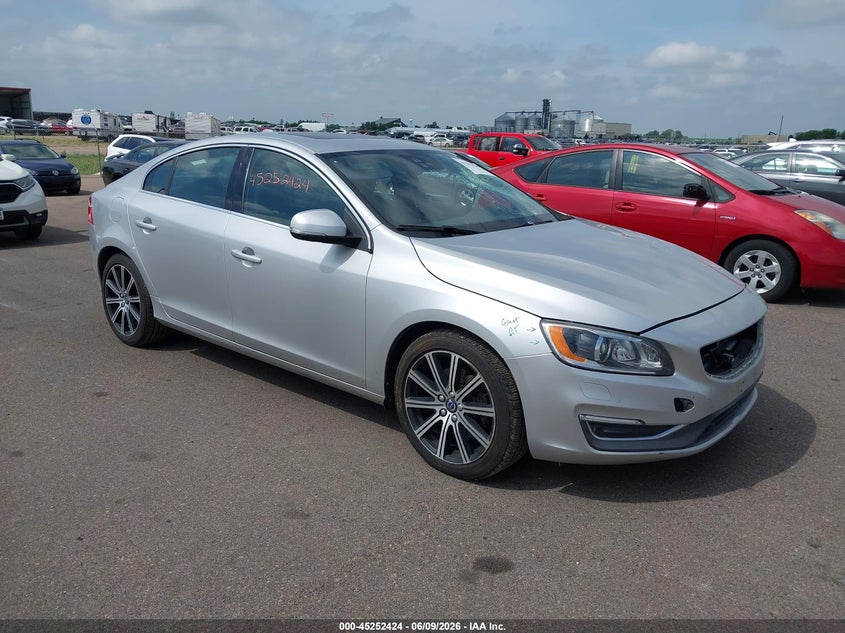 2018 Volvo VIN LYV402TM6JB171416 IAAI salvage auction — FRONT END, Salvage (Minnesota), sold $3,600 on 2026-07-23 (photo 1)