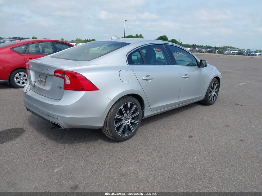 2018 Volvo VIN LYV402TM6JB171416 IAAI salvage auction — FRONT END, Salvage (Minnesota), sold $3,600 on 2026-07-23 (photo 4)
