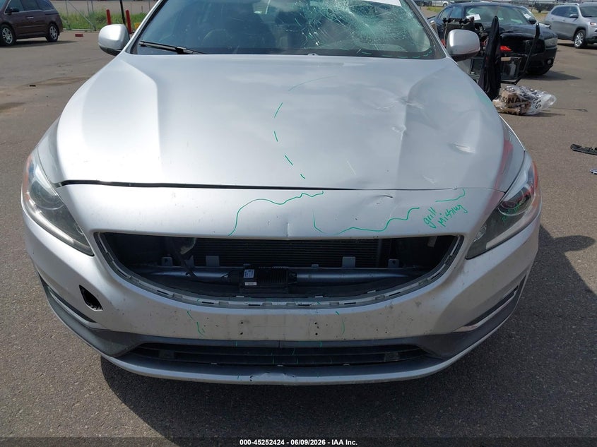 2018 Volvo VIN LYV402TM6JB171416 IAAI salvage auction — FRONT END, Salvage (Minnesota), sold $3,600 on 2026-07-23 (photo 6)