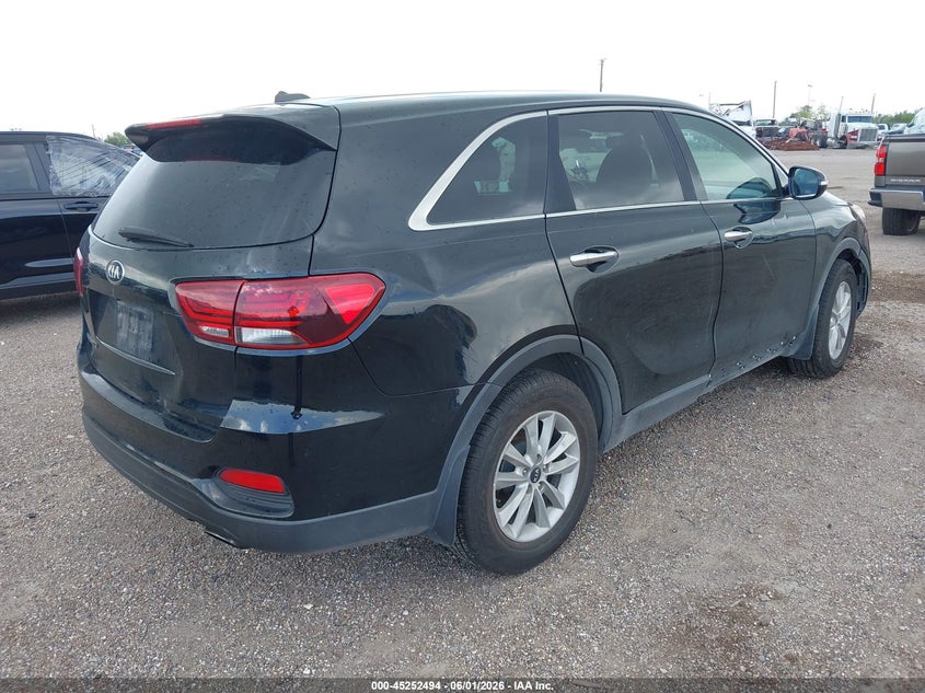 2019 Kia Sorento VIN 5XYPG4A37KG567667 IAAI salvage auction — LEFT SIDE, Salvage Title, sold $2,850 on 2026-07-29 (photo 4)
