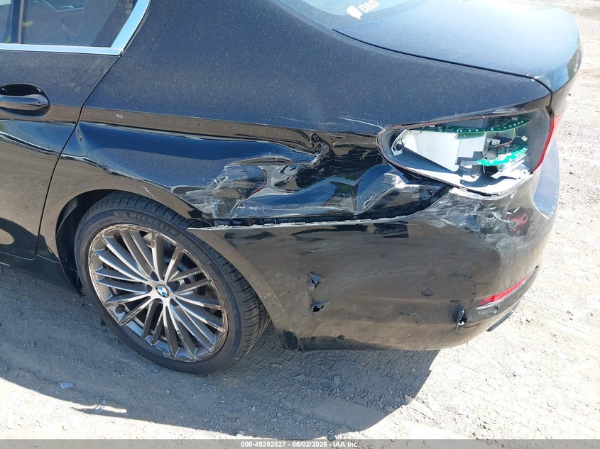 2019 BMW 5er VIN WBAJE7C59KWD55237 IAAI salvage auction — REAR END, Wait Title, sold $12,600 on 2026-08-23 (photo 6)