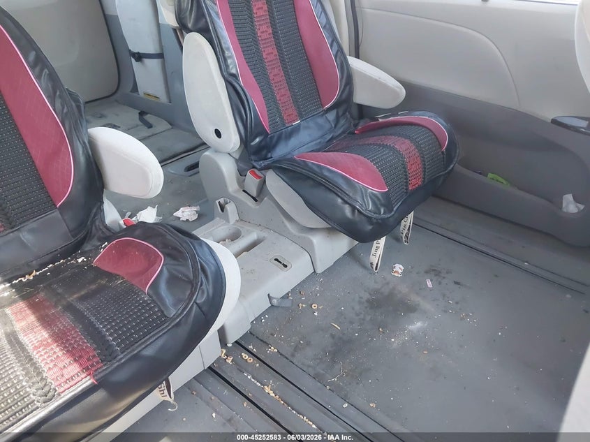 2013 Toyota Sienna VIN 5TDKK3DC1DS326028 IAAI salvage auction — FRONT & REAR, Salvage Title, sold $1,125 on 2026-07-14 (photo 8)
