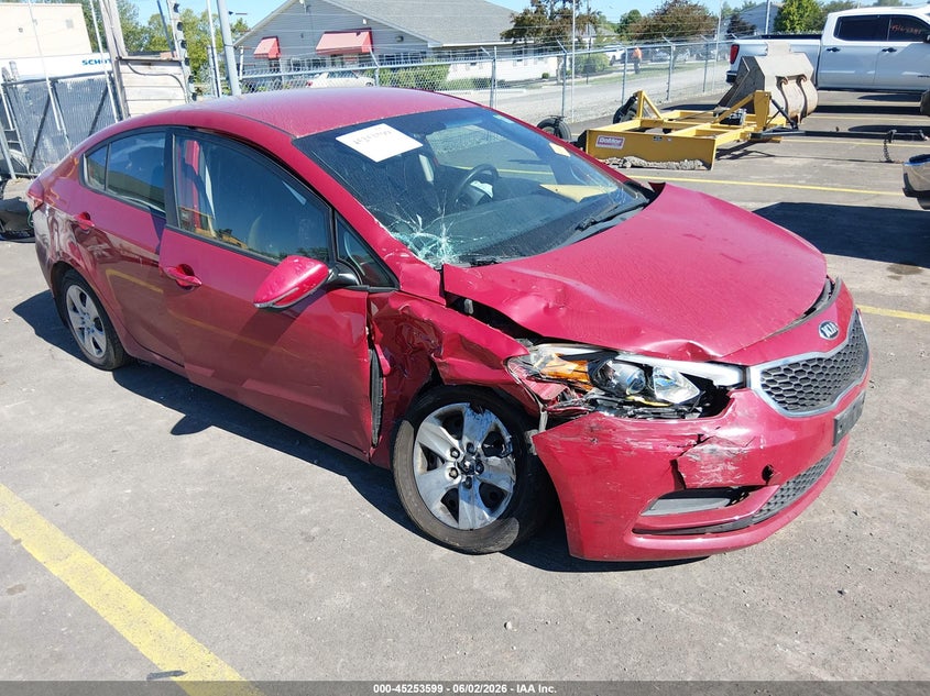 2015 Kia Forte VIN KNAFX4A61F5332330 IAAI salvage auction — FRONT END, Salvage Title, sold $550 on 2026-08-01 (photo 1)
