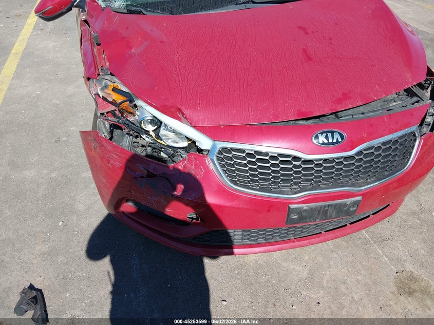 2015 Kia Forte VIN KNAFX4A61F5332330 IAAI salvage auction — FRONT END, Salvage Title, sold $550 on 2026-08-01 (photo 6)