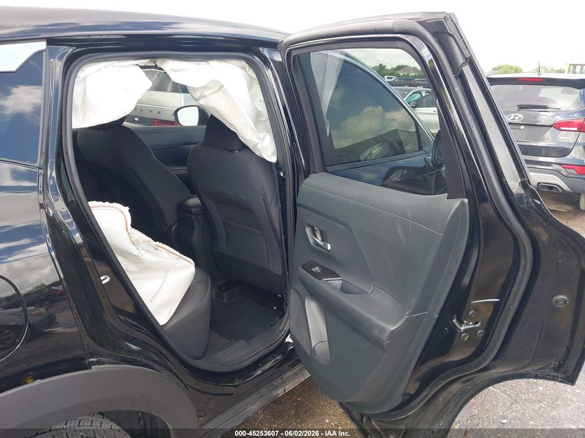 2025 Nissan Kicks VIN 3N8AP6CA0SL418589 IAAI salvage auction — RIGHT SIDE, Salvage Title, sold $9,000 on 2026-08-19 (photo 8)