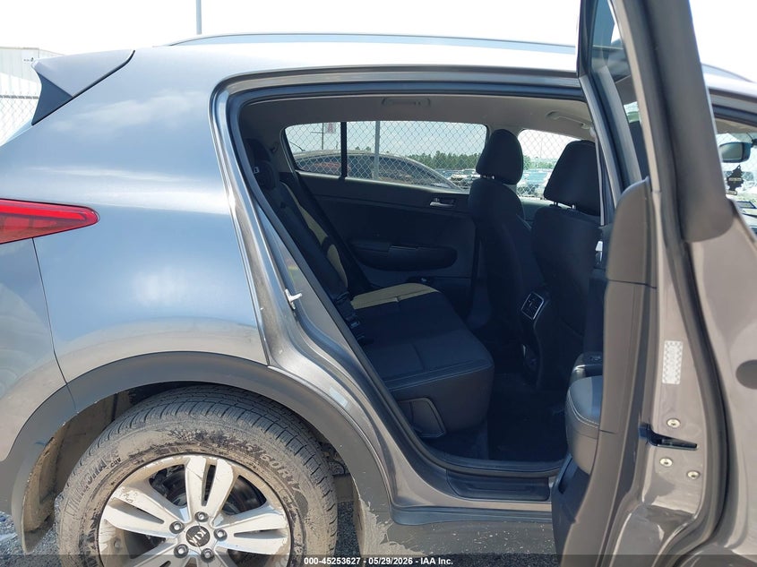 2017 Kia Sportage VIN KNDPMCAC3H7171356 IAAI salvage auction — WATER/FLOOD, Salvage Title, sold $3,050 on 2026-07-09 (photo 8)