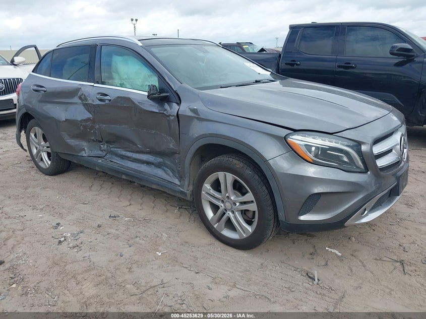 2015 Mercedes-benz Gla-klasse VIN WDCTG4EB5FJ139743 IAAI salvage auction — RIGHT SIDE, Salvage Title, sold $1,350 on 2026-07-20 (photo 1)
