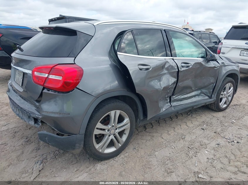 2015 Mercedes-benz Gla-klasse VIN WDCTG4EB5FJ139743 IAAI salvage auction — RIGHT SIDE, Salvage Title, sold $1,350 on 2026-07-20 (photo 4)