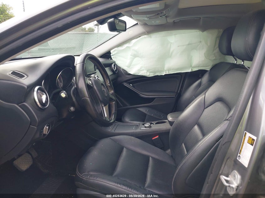 2015 Mercedes-benz Gla-klasse VIN WDCTG4EB5FJ139743 IAAI salvage auction — RIGHT SIDE, Salvage Title, sold $1,350 on 2026-07-20 (photo 5)