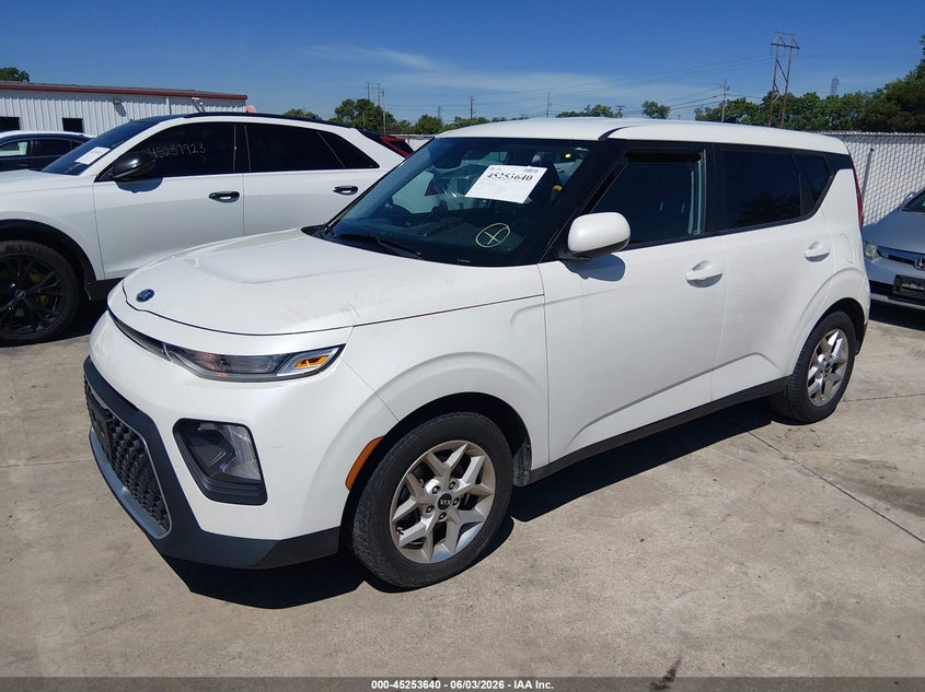 2021 Kia Soul VIN KNDJ23AUXM7738631 IAAI salvage auction — SIDE, Salvage Title, sold $6,350 on 2026-07-07 (photo 2)