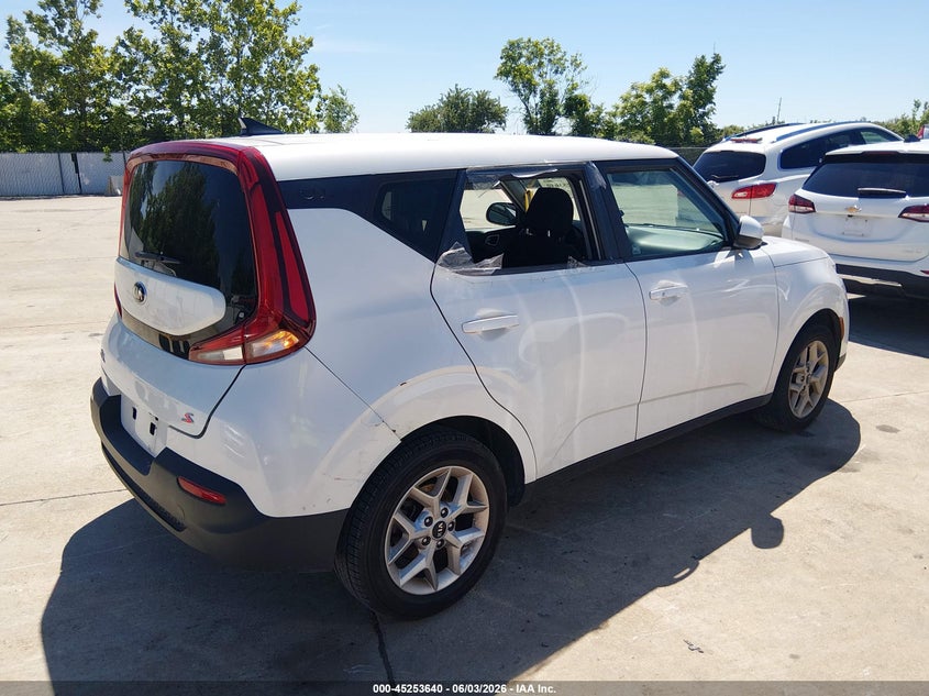 2021 Kia Soul VIN KNDJ23AUXM7738631 IAAI salvage auction — SIDE, Salvage Title, sold $6,350 on 2026-07-07 (photo 4)
