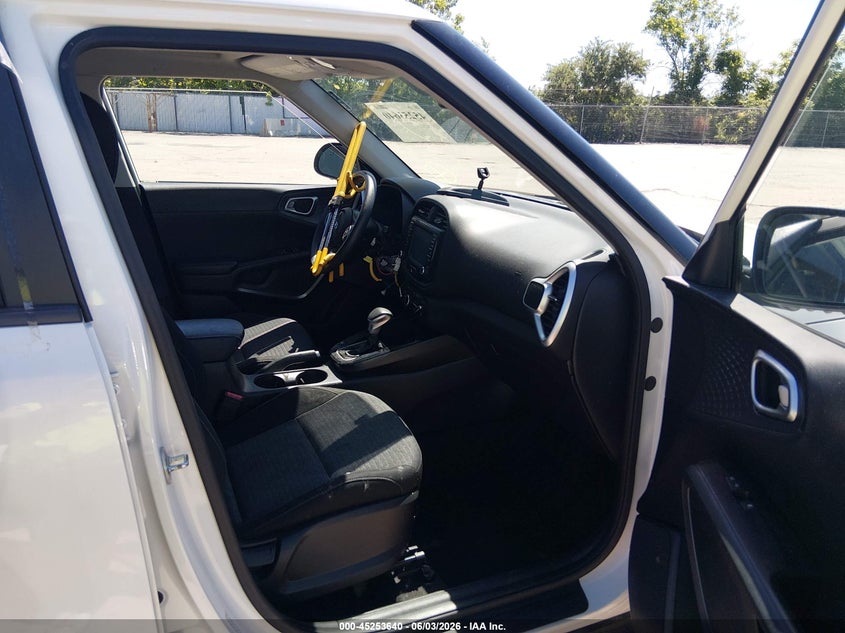 2021 Kia Soul VIN KNDJ23AUXM7738631 IAAI salvage auction — SIDE, Salvage Title, sold $6,350 on 2026-07-07 (photo 5)