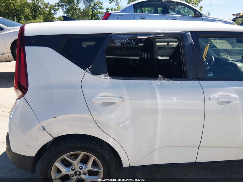 2021 Kia Soul VIN KNDJ23AUXM7738631 IAAI salvage auction — SIDE, Salvage Title, sold $6,350 on 2026-07-07 (photo 6)
