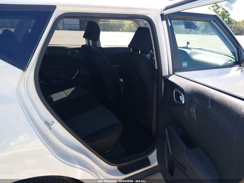 2021 Kia Soul VIN KNDJ23AUXM7738631 IAAI salvage auction — SIDE, Salvage Title, sold $6,350 on 2026-07-07 (photo 8)