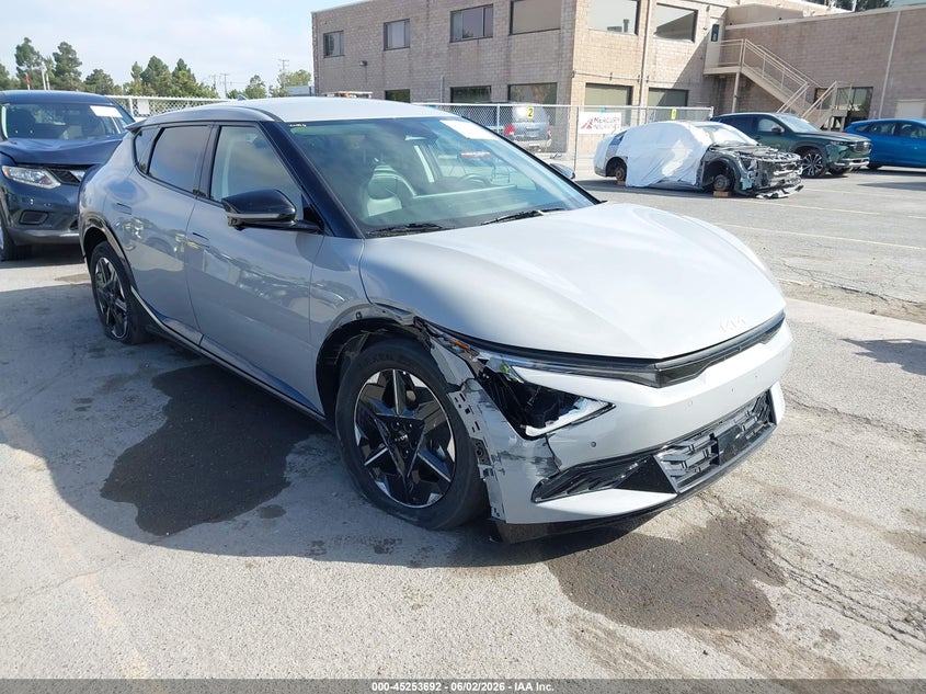 2025 Kia Ev6 VIN 5XYC34JA1SG012660 IAAI salvage auction — RIGHT FRONT, Salvage Title, sold $15,900 on 2026-07-24 (photo 6)