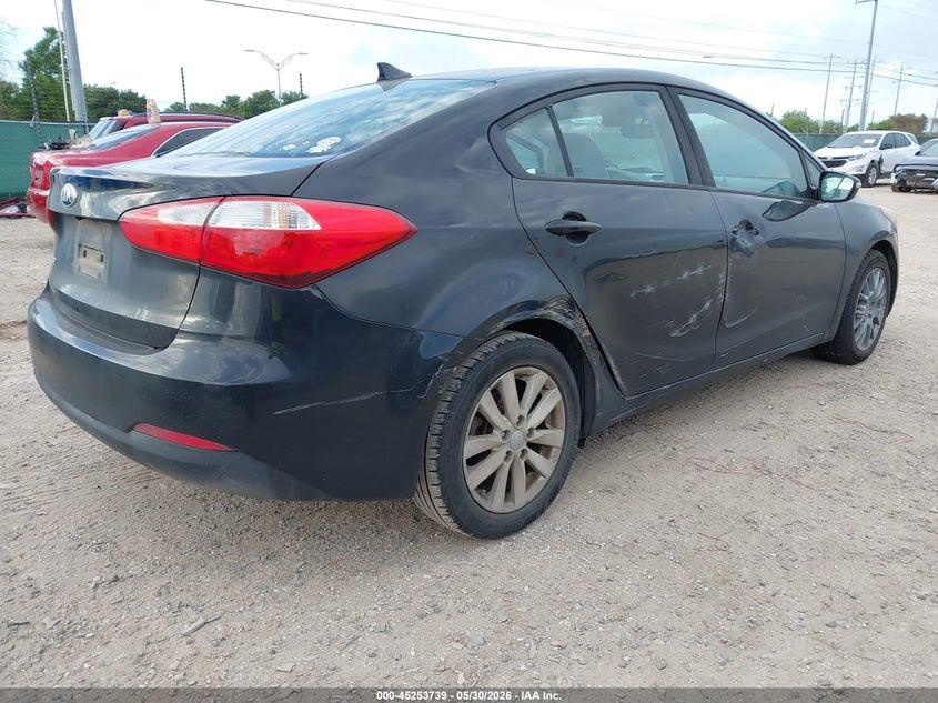 2016 Kia Forte VIN KNAFX4A66G5580087 IAAI salvage auction — RIGHT SIDE, Salvage Title, sold $975 on 2026-07-29 (photo 4)