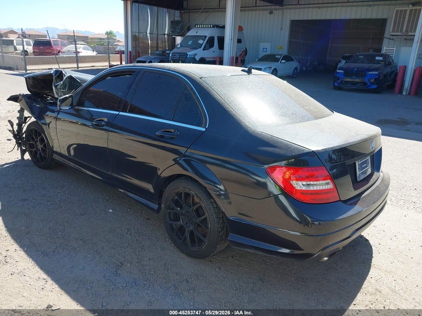 2013 Mercedes-benz C-klasse VIN WDDGF4HBXDG088763 IAAI salvage auction — FRONT END, Salvage Title, sold $450 on 2026-07-14 (photo 3)