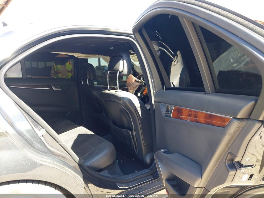 2013 Mercedes-benz C-klasse VIN WDDGF4HBXDG088763 IAAI salvage auction — FRONT END, Salvage Title, sold $450 on 2026-07-14 (photo 8)