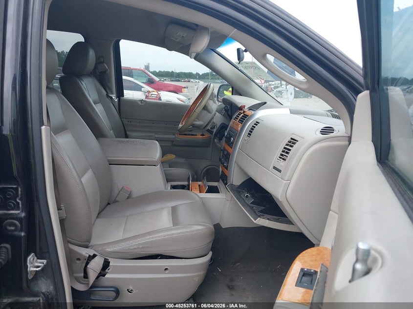2008 Chrysler Aspen VIN 1A8HX58N18F121651 IAAI salvage auction — WATER/FLOOD, Certificate Of Destruction (Louisiana), sold $425 on 2026-07-14 (photo 5)