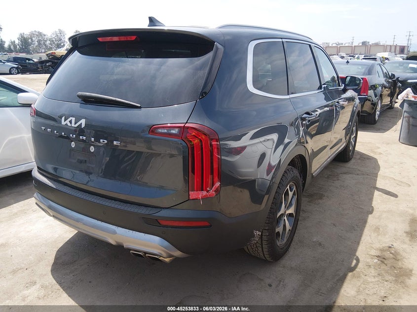 2022 Kia Telluride VIN 5XYP34HC2NG272420 IAAI salvage auction — SIDE, Salvage Title, sold $5,325 on 2026-07-22 (photo 4)