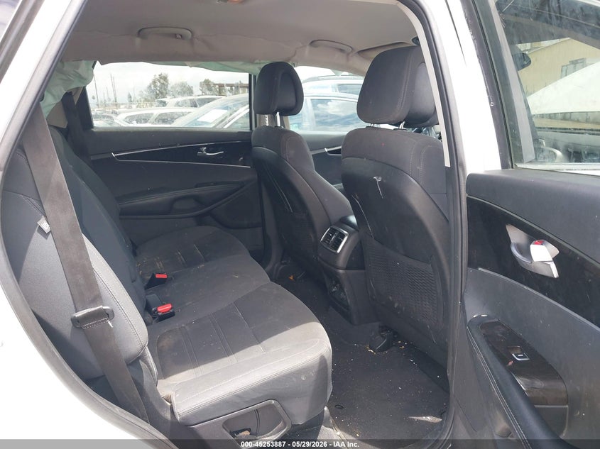 2017 Kia Sorento VIN 5XYPGDA59HG195405 IAAI salvage auction — RIGHT SIDE, Salvage Title, sold $975 on 2026-07-07 (photo 8)