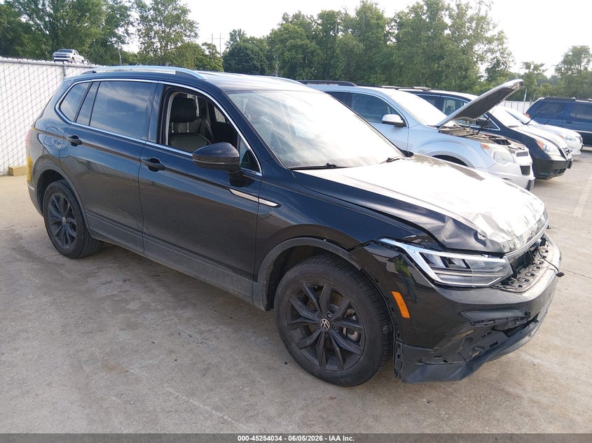 2024 Volkswagen Tiguan VIN 3VV3B7AX3RM085892 — IAAI salvage auction photo