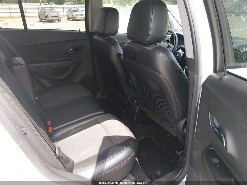 2021 Chevrolet Trax VIN KL7CJLSB4MB325803 IAAI salvage auction — RIGHT FRONT, Salvage Title, sold $775 on 2026-07-06 (photo 8)