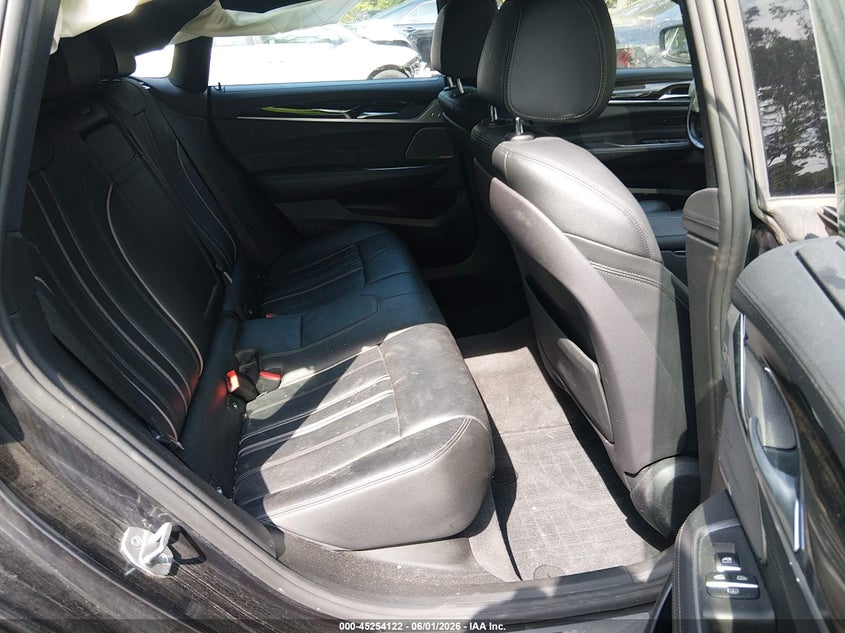 2018 BMW 6er VIN WBAJV6C52JBJ99765 IAAI salvage auction — SIDE, Salvage Title, sold $1,800 on 2026-07-28 (photo 8)