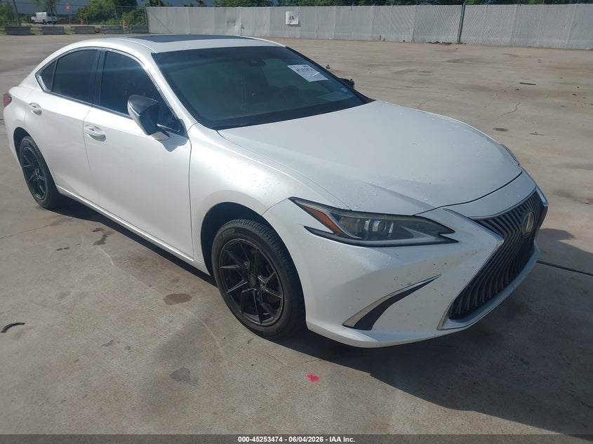 2019 Lexus ES VIN 58ABZ1B1XKU042783 IAAI salvage auction — LEFT FRONT, Salvage Title, sold $13,500 on 2026-07-31 (photo 1)