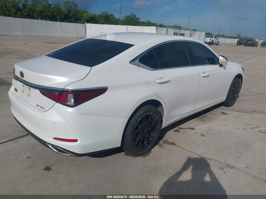 2019 Lexus ES VIN 58ABZ1B1XKU042783 IAAI salvage auction — LEFT FRONT, Salvage Title, sold $13,500 on 2026-07-31 (photo 4)