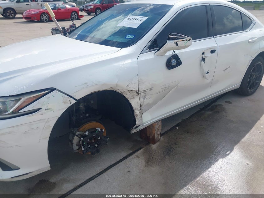 2019 Lexus ES VIN 58ABZ1B1XKU042783 IAAI salvage auction — LEFT FRONT, Salvage Title, sold $13,500 on 2026-07-31 (photo 6)