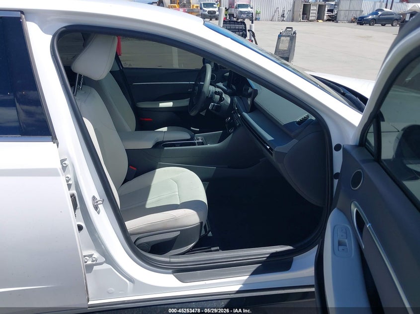 2024 Hyundai Sonata VIN KMHL64JAXRA421785 IAAI salvage auction — REAR END, Salvage Title, sold $8,200 on 2026-07-29 (photo 5)