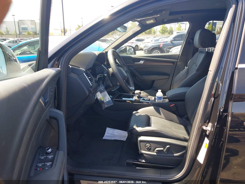 2024 Audi Q5 sportback VIN WA15AAFY3R2113264 IAAI salvage auction — RIGHT FRONT, Salvage Title, sold $20,600 on 2026-08-07 (photo 5)