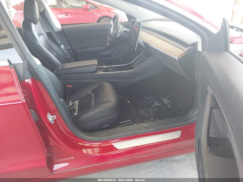 2018 Tesla Model 3 VIN 5YJ3E1EB6JF055098 IAAI salvage auction — LEFT SIDE, Salvage Title, sold $25 on 2026-07-30 (photo 5)