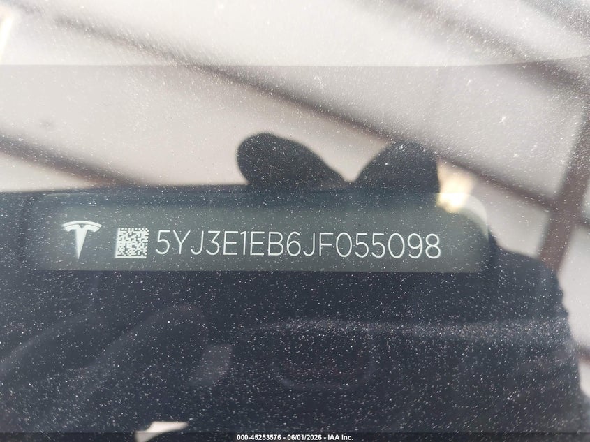 2018 Tesla Model 3 VIN 5YJ3E1EB6JF055098 IAAI salvage auction — LEFT SIDE, Salvage Title, sold $25 on 2026-07-30 (photo 9)