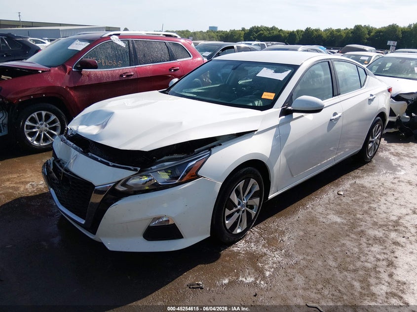 2019 Nissan Altima VIN 1N4BL4BV8KC156326 IAAI salvage auction — FRONT END, Salvage Title, sold $2,400 on 2026-07-31 (photo 2)