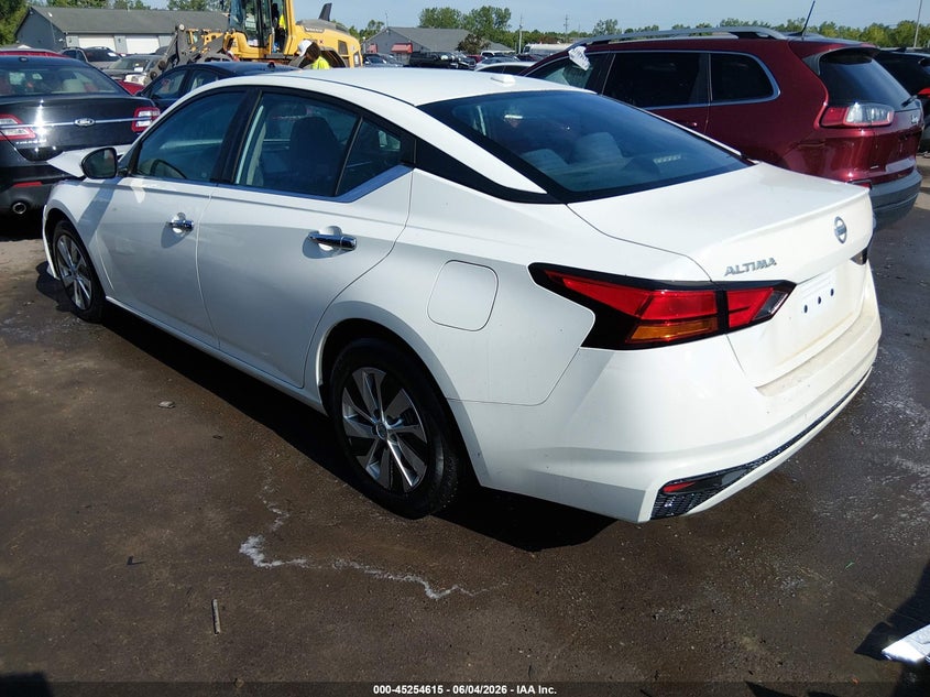2019 Nissan Altima VIN 1N4BL4BV8KC156326 IAAI salvage auction — FRONT END, Salvage Title, sold $2,400 on 2026-07-31 (photo 3)