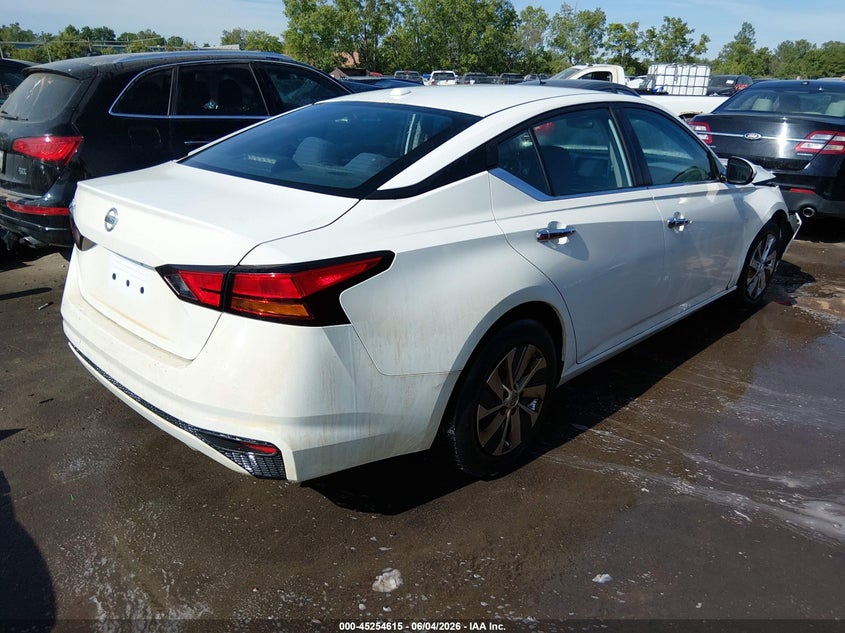 2019 Nissan Altima VIN 1N4BL4BV8KC156326 IAAI salvage auction — FRONT END, Salvage Title, sold $2,400 on 2026-07-31 (photo 4)