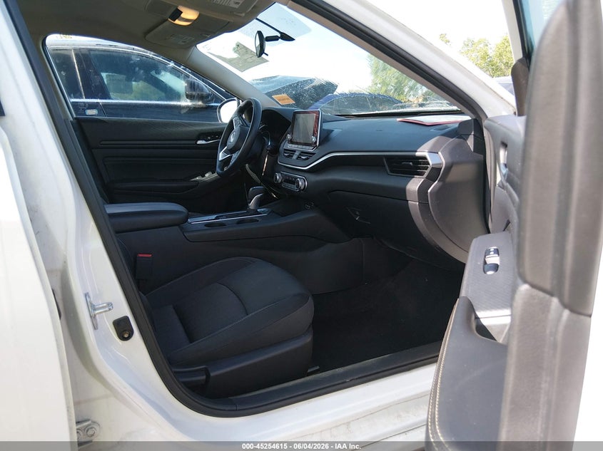 2019 Nissan Altima VIN 1N4BL4BV8KC156326 IAAI salvage auction — FRONT END, Salvage Title, sold $2,400 on 2026-07-31 (photo 5)