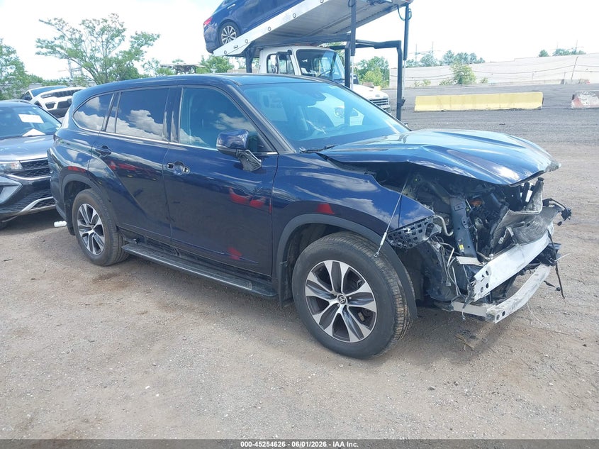 2020 Toyota Highlander VIN 5TDGZRBH7LS026558 IAAI salvage auction — FRONT END, Salvage Title, sold $8,300 on 2026-07-14 (photo 1)
