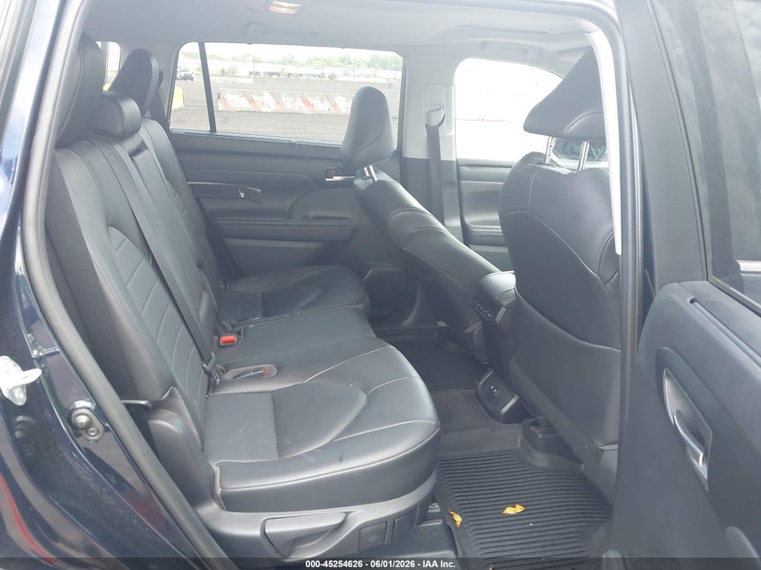 2020 Toyota Highlander VIN 5TDGZRBH7LS026558 IAAI salvage auction — FRONT END, Salvage Title, sold $8,300 on 2026-07-14 (photo 8)