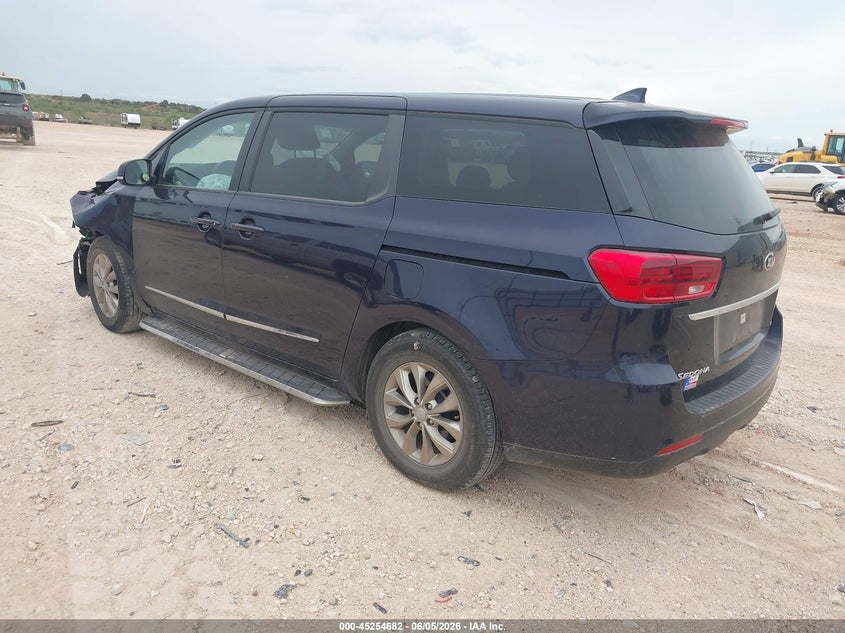 2021 Kia SEDONA VIN KNDMB5C16M6673777 IAAI salvage auction — LEFT FRONT, Salvage Title, sold $2,900 on 2026-09-03 (photo 3)