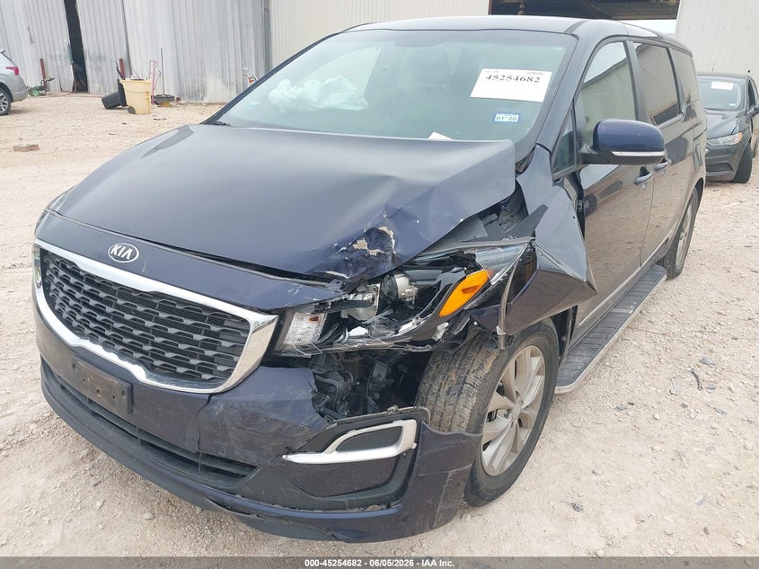 2021 Kia SEDONA VIN KNDMB5C16M6673777 IAAI salvage auction — LEFT FRONT, Salvage Title, sold $2,900 on 2026-09-03 (photo 6)