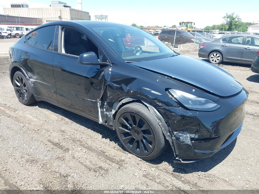 2024 Tesla Model y VIN 7SAYGDEE3RA244587 IAAI salvage auction — RIGHT FRONT, Salvage (New Jersey), sold $15,800 on 2026-08-30 (photo 1)