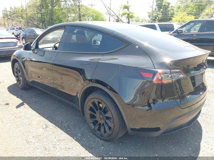2024 Tesla Model y VIN 7SAYGDEE3RA244587 IAAI salvage auction — RIGHT FRONT, Salvage (New Jersey), sold $15,800 on 2026-08-30 (photo 3)