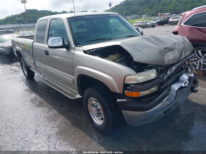 2000 Chevrolet Silverado 2500 VIN 1GCGK29U0YE350897 IAAI salvage auction — FRONT END, Salvage (Missouri), sold $750 on 2026-07-11 (photo 1)