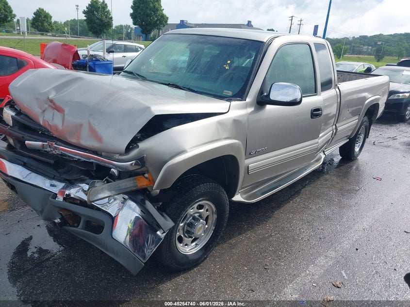 2000 Chevrolet Silverado 2500 VIN 1GCGK29U0YE350897 IAAI salvage auction — FRONT END, Salvage (Missouri), sold $750 on 2026-07-11 (photo 2)
