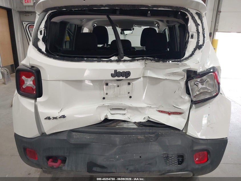 2020 Jeep Renegade VIN ZACNJBC12LPL76441 IAAI salvage auction — REAR END, Salvage (North Dakota), sold $1,550 on 2026-08-13 (photo 6)