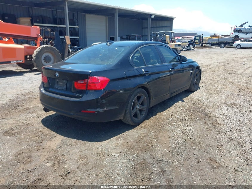 2014 BMW 3er VIN WBA3C1C52EK105391 IAAI salvage auction — LEFT SIDE, Salvage (Hawaii), sold $150 on 2026-07-28 (photo 4)